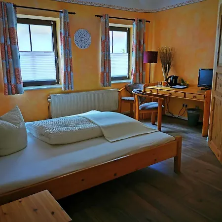 Guest house Familienfreundlicher Landurlaub Im Gutshaus *